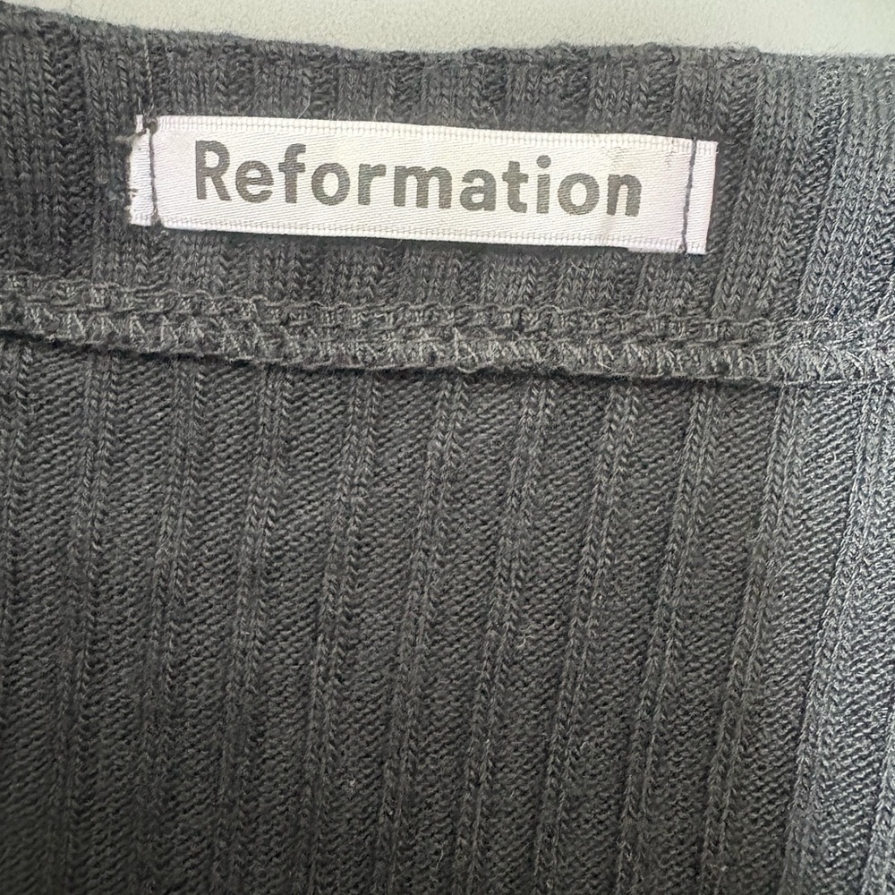 REFORMATION Black Ribbed V-Neck Button Down Top - Picture 4 of 5